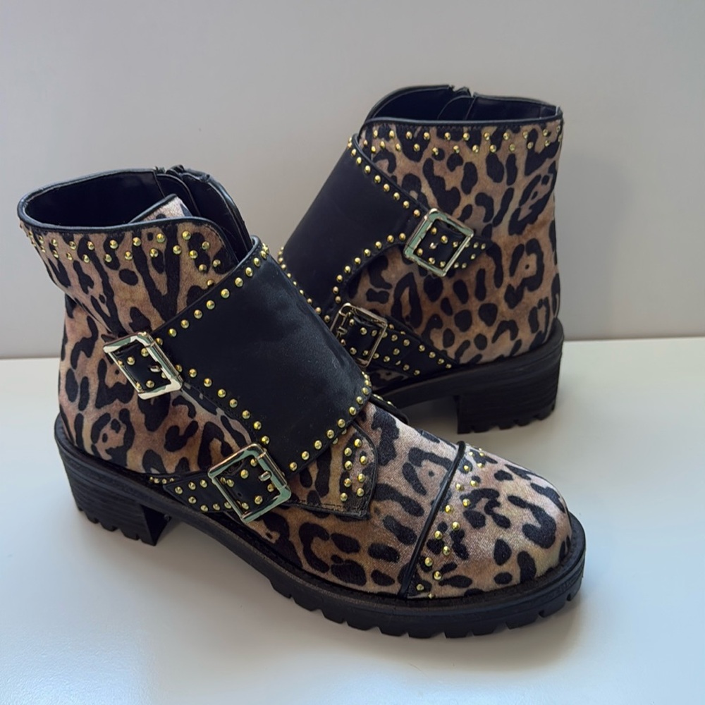 NWT Design Lab Leopard Boots